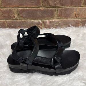 Reef Women’s Black Cushion REN Hi Water Sandal  Size 8